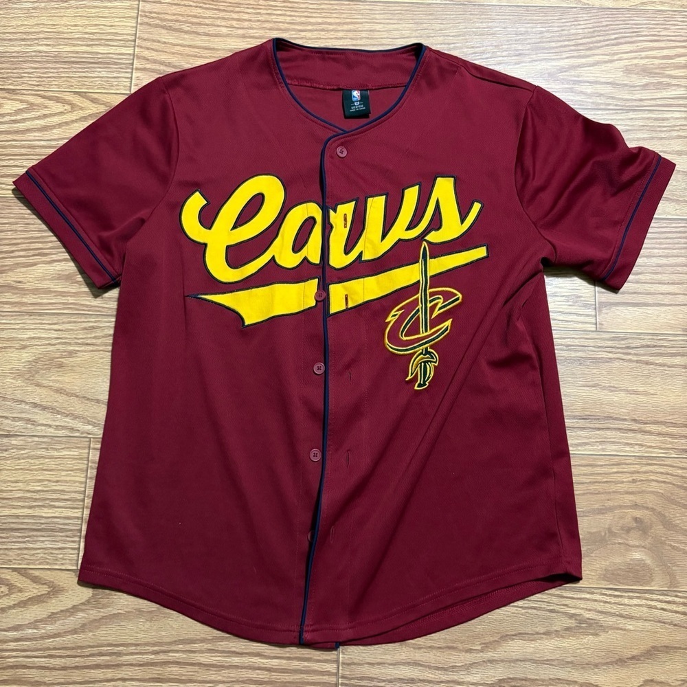 Cleveland Cavaliers Jersey Medium